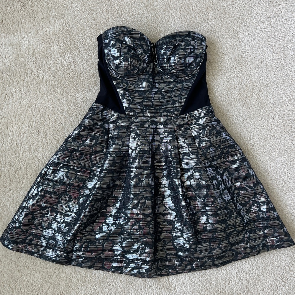 Bebe XS Strapless Black Metallic Dress